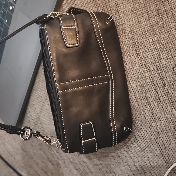 Coach Soho Legacy Wristlet Vintage Black Leather W/Bold Stitching EUC - Picture 10 of 16